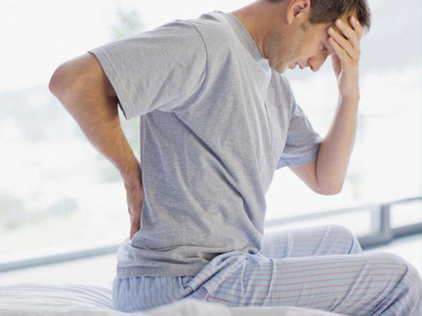 Bệnh nhân đau lưng vì trượt đốt sống thắt lưng L4, L5