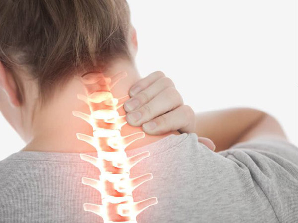 Hình ảnh bệnh nhân thoát vị đĩa đệm cột sống cổ