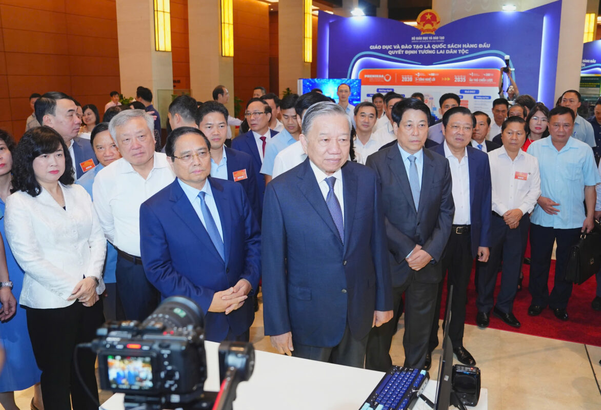 Tổng bí thư Tô Lâm đánh giá cao nỗ lực chuyển đổi số và ứng dụng trí tuệ nhân tạo trong khám chữa bệnh của Bệnh viện Bạch Mai