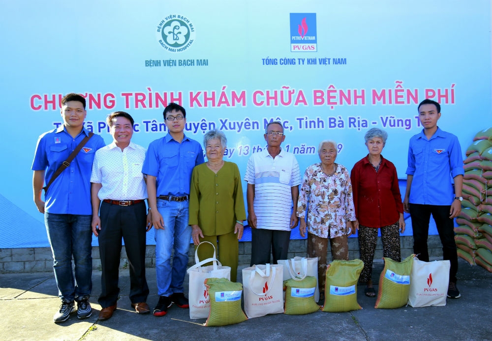 PV GAS phối hợp với Bệnh viện Bạch Mai tổ chức khám chữa bệnh miễn phí cho người nghèo pv gas phoi hop voi benh vien bach mai to chuc kham chua benh mien phi cho nguoi ngheo