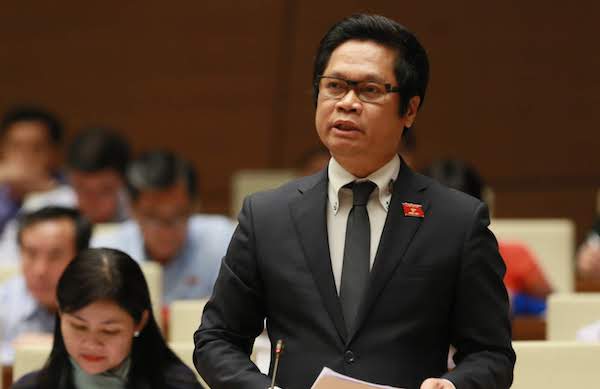 Đại biểu Vũ Tiến Lộc phát biểu sáng 27/10. Ảnh: Ngọc Thắng