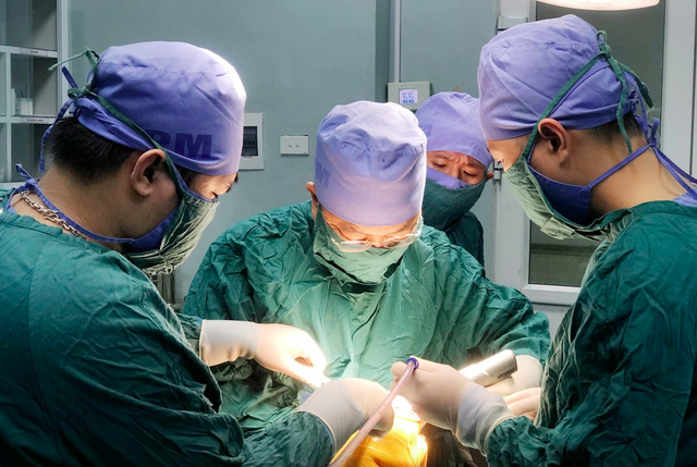 Bộ trưởng Bộ Y tế: Tập trung phát triển Nghệ An thành trung tâm y tế chuyên sâu vùng Bắc Trung bộ - Ảnh 3. Bộ trưởng Bộ Y tế: Tập trung phát triển Nghệ An thành trung tâm y tế chuyên sâu vùng Bắc Trung bộ - Ảnh 3.