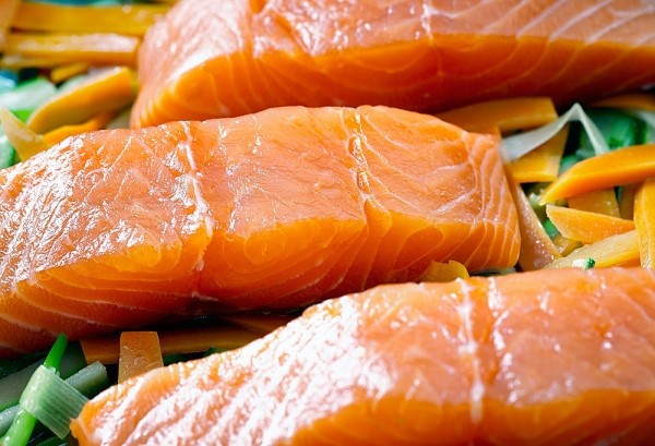 Cá là lựa chọn tốt nhất cho người có tiền sử bị máu nhiễm mỡ. Ảnh minh họa