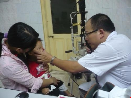 Dịch đau mắt đỏ bắt đầu bùng phát. Ảnh: pháp luật TP HCM 