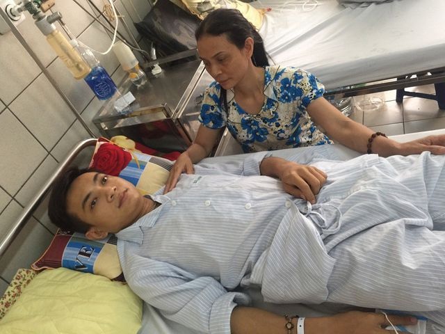 Cảm động về người mẹ sẵn sàng hy sinh cho con trai được sống - 2