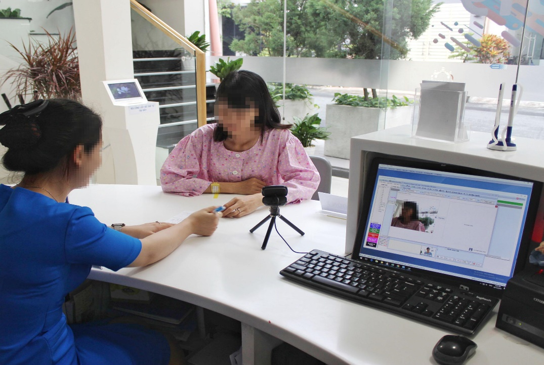 Người bệnh tự nhận diện mình ngay tại phòng mổ, tránh nhầm lẫn bệnh nhân 2 nguoi-benh-tu-nhan-dien-minh-ngay-tai-phong-mo-tranh-nham-lan-benh-nhan-2