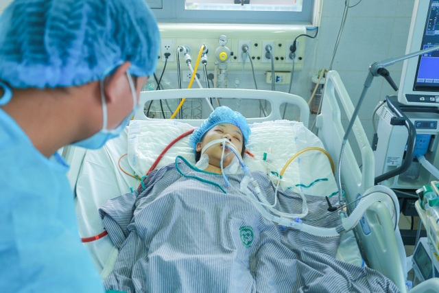 Hài nhi ngừng tim 10 phút, bạn đọc giúp đỡ 1,2 tỉ đồng cứu sản phụ - 7