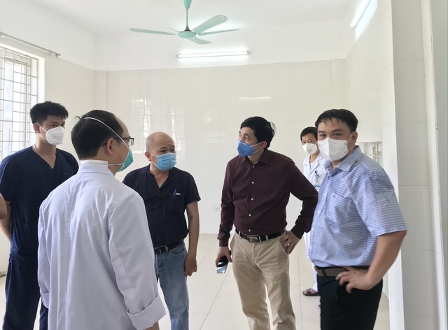 Phó khoa Cấp cứu A9 của Bạch Mai: 4 lần vào tâm dịch là 4 lần gắn liền với các bệnh viện dã chiến - Ảnh 5. Phó khoa Cấp cứu A9 của Bạch Mai: 4 lần vào tâm dịch là 4 lần gắn liền với các bệnh viện dã chiến - Ảnh 5.