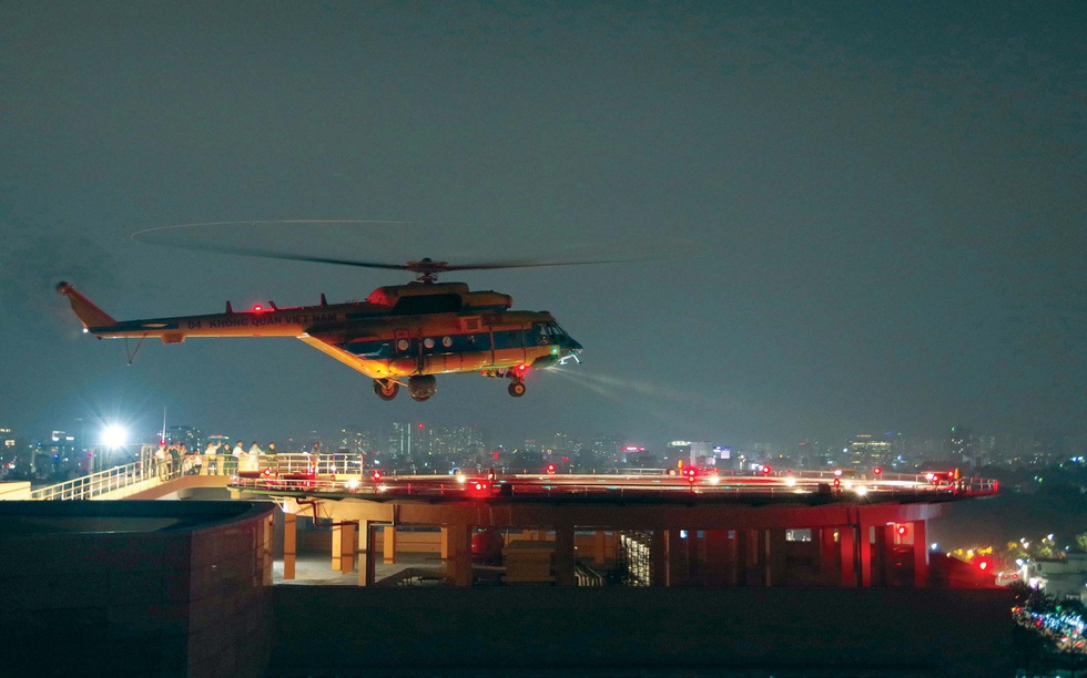 Bước tiến mới - cấp cứu bằng trực thăng - Ảnh 2. Bước tiến mới - cấp cứu bằng trực thăng - Ảnh 2.