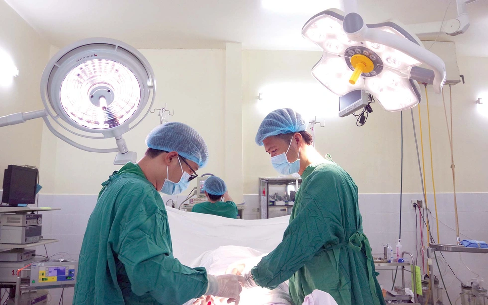 Bước tiến mới - cấp cứu bằng trực thăng - Ảnh 3. Bước tiến mới - cấp cứu bằng trực thăng - Ảnh 3.