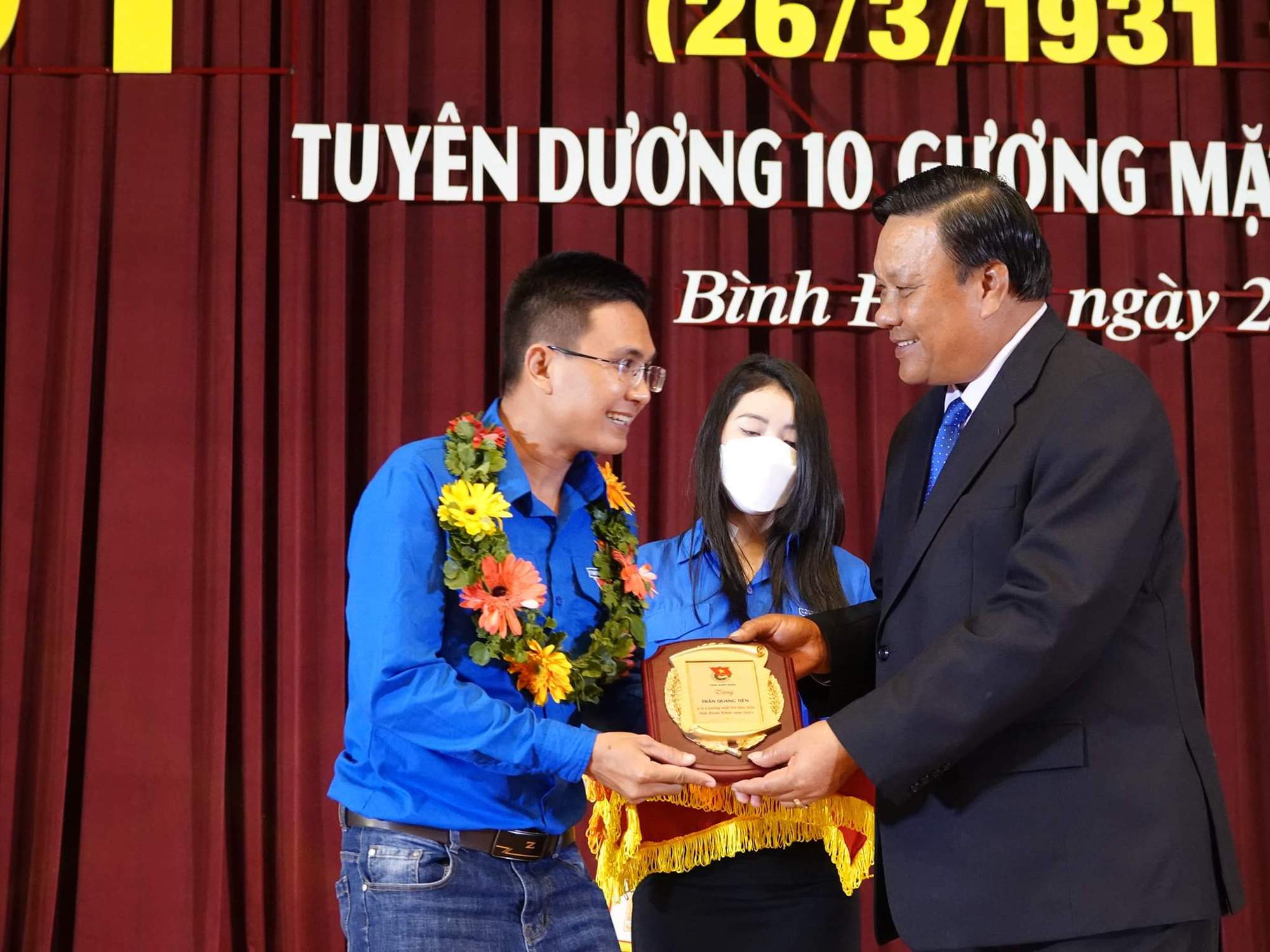 Những bác sĩ cứu người bệnh bằng chuyên môn và bằng cả máu của mình - Ảnh 12. Những bác sĩ cứu người bệnh bằng chuyên môn và bằng cả máu của mình - Ảnh 12.