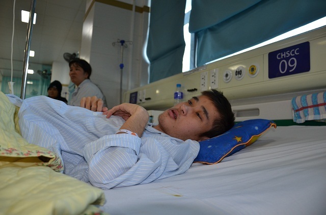 Bác sĩ viện Bạch Mai kêu gọi mạnh thường quân cứu chàng trai mắc tim bẩm sinh - 6