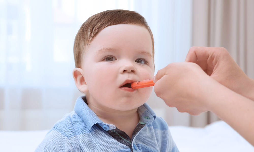 8 sai lầm khi chăm sóc trẻ bị sốt xuất huyết thường gặp mà cha mẹ cần chú ý - Ảnh 2.